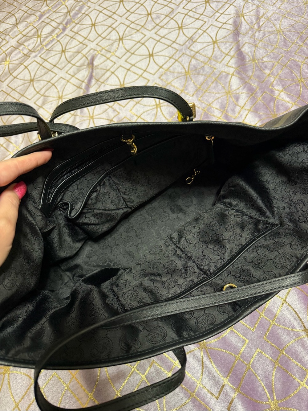 ๐ฅ Michael Kors Yellow Camo Tote Bag - Picture 6 of 13